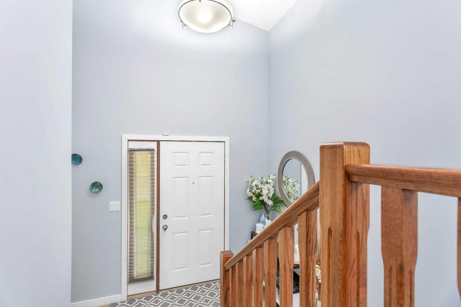 545 Lancaster Drive — photo 4