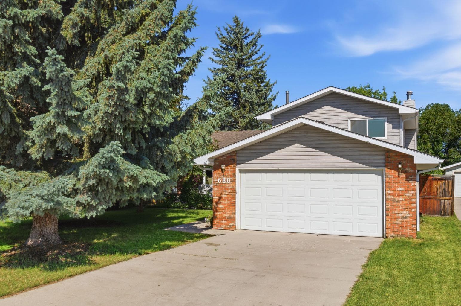 680 Deer Park Way SE — photo 1