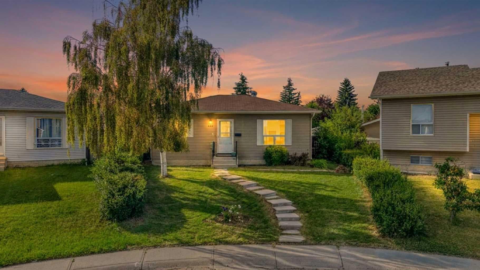 292 Falshire Way NE — photo 1