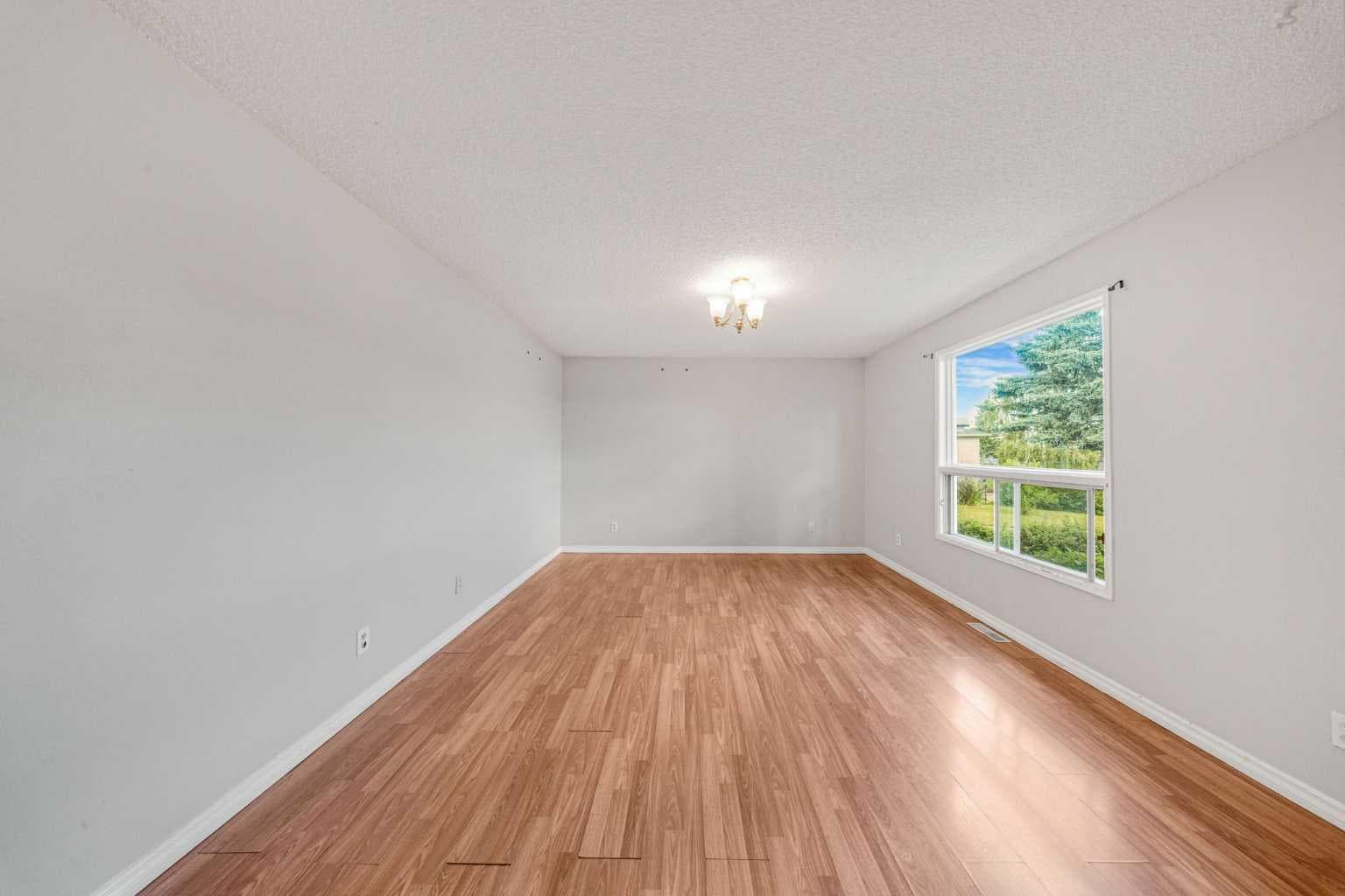 292 Falshire Way NE — photo 4