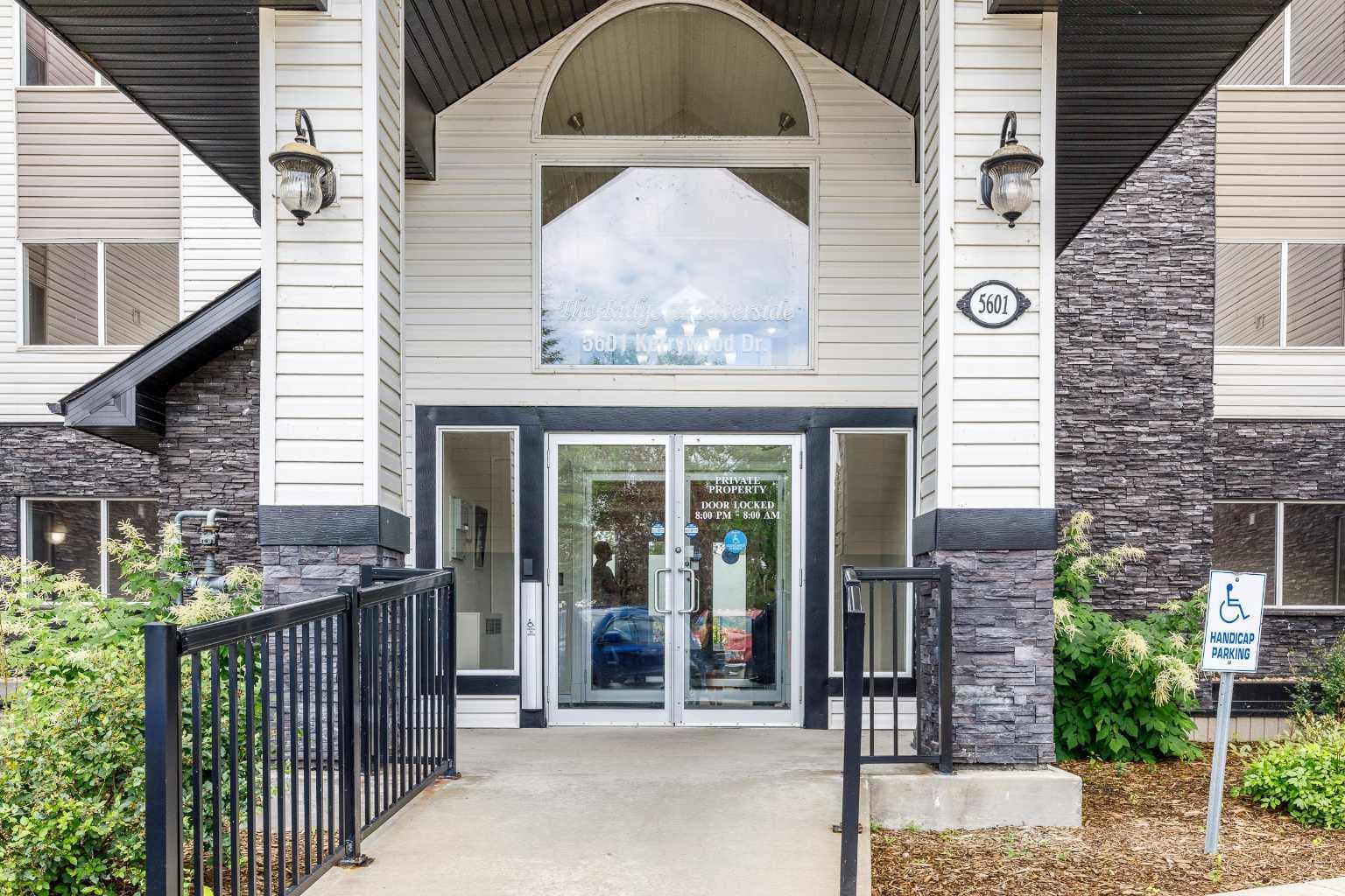 303, 5601 KERRY WOOD Drive — photo 1