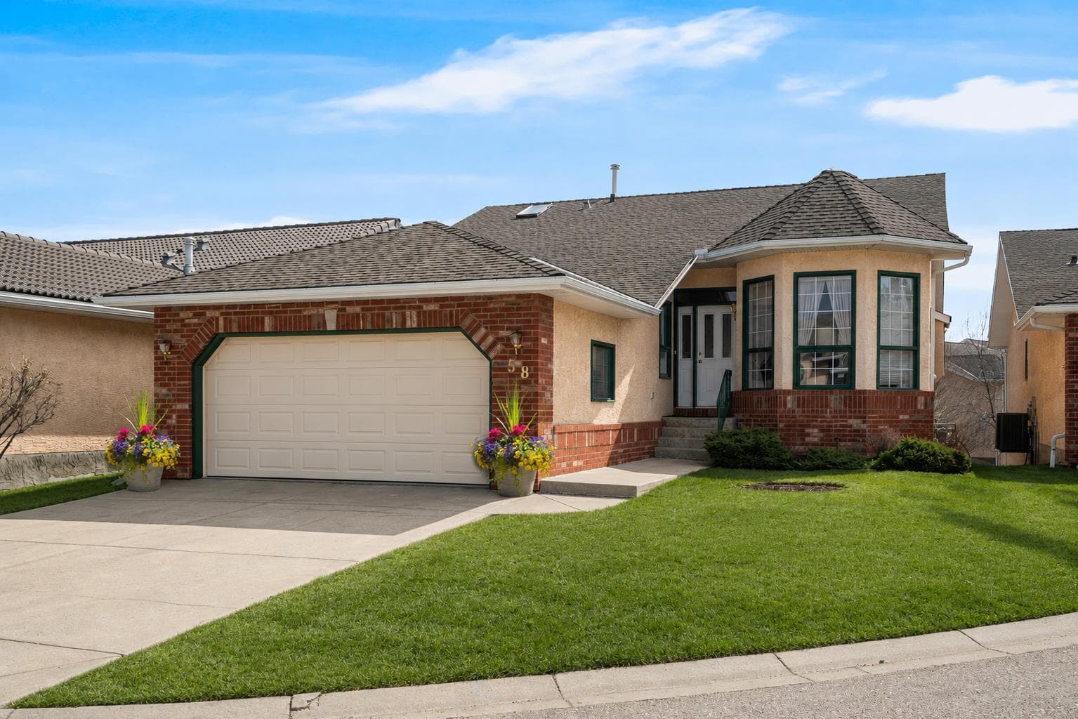 58 Evergreen Bay SW — photo 1