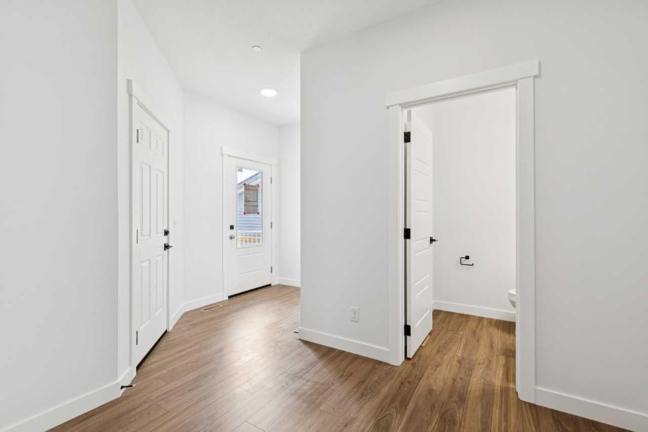 58 Hotchkiss Gardens SE — photo 3