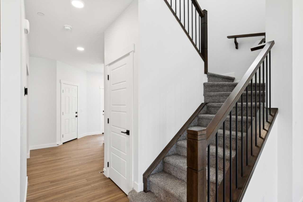 58 Hotchkiss Gardens SE — photo 4