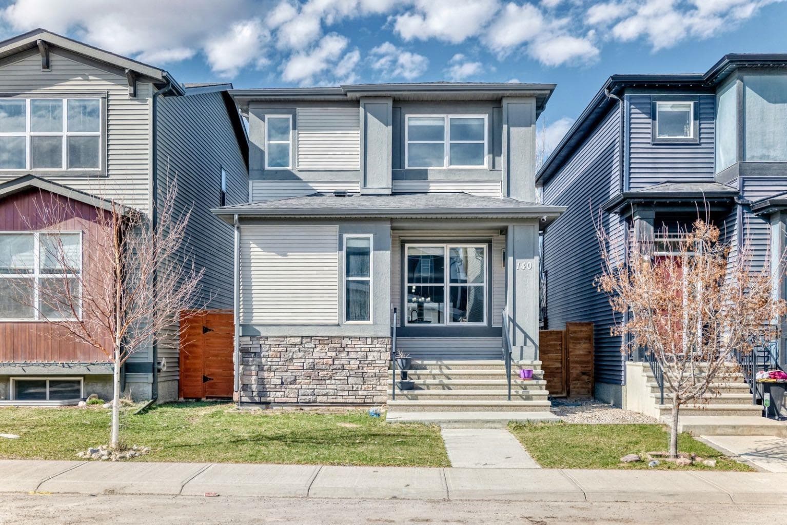 140 Howse Avenue NE — photo 1