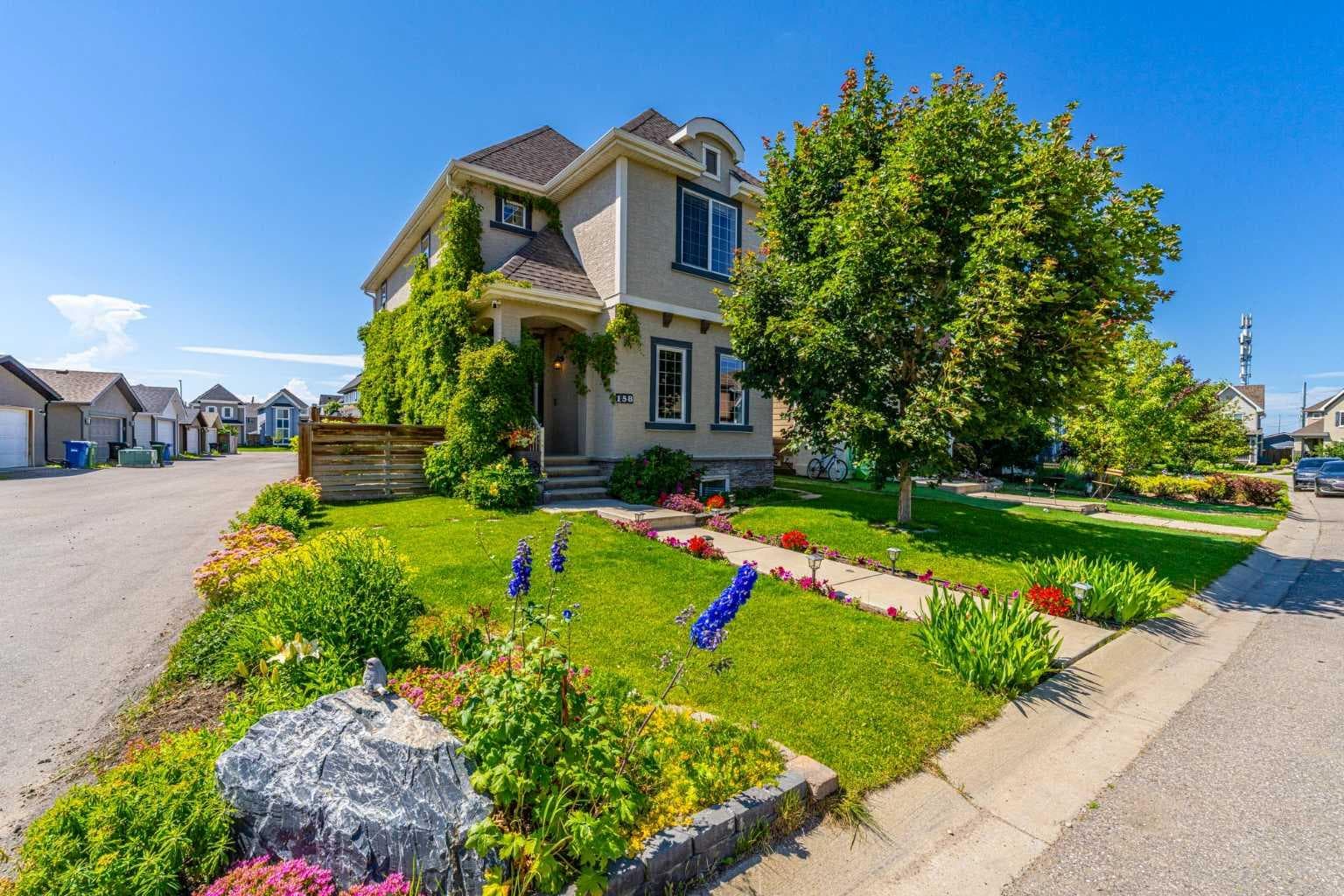 158 Mahogany Grove SE — photo 3