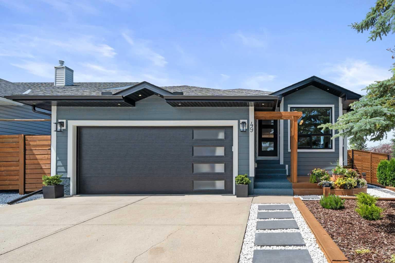 49 Sunlake Road SE — photo 1