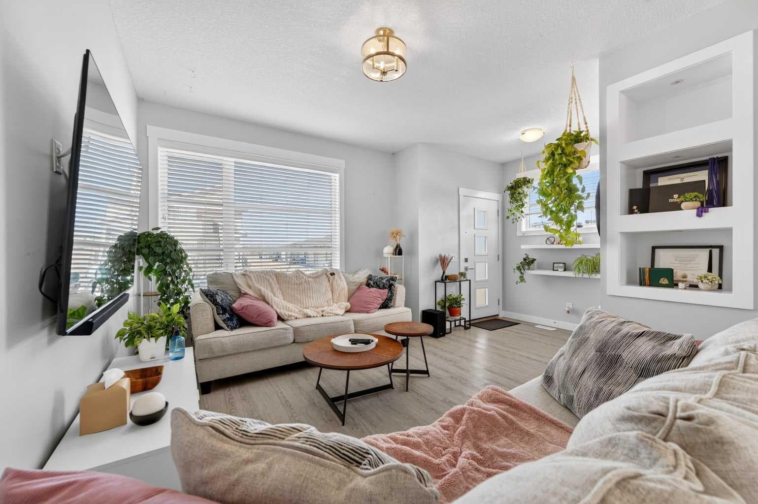 29 Skyview Parade NE — photo 5