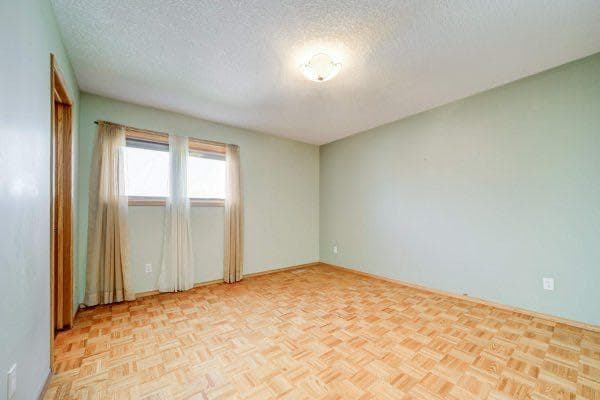 23 Niska Place W — photo 5