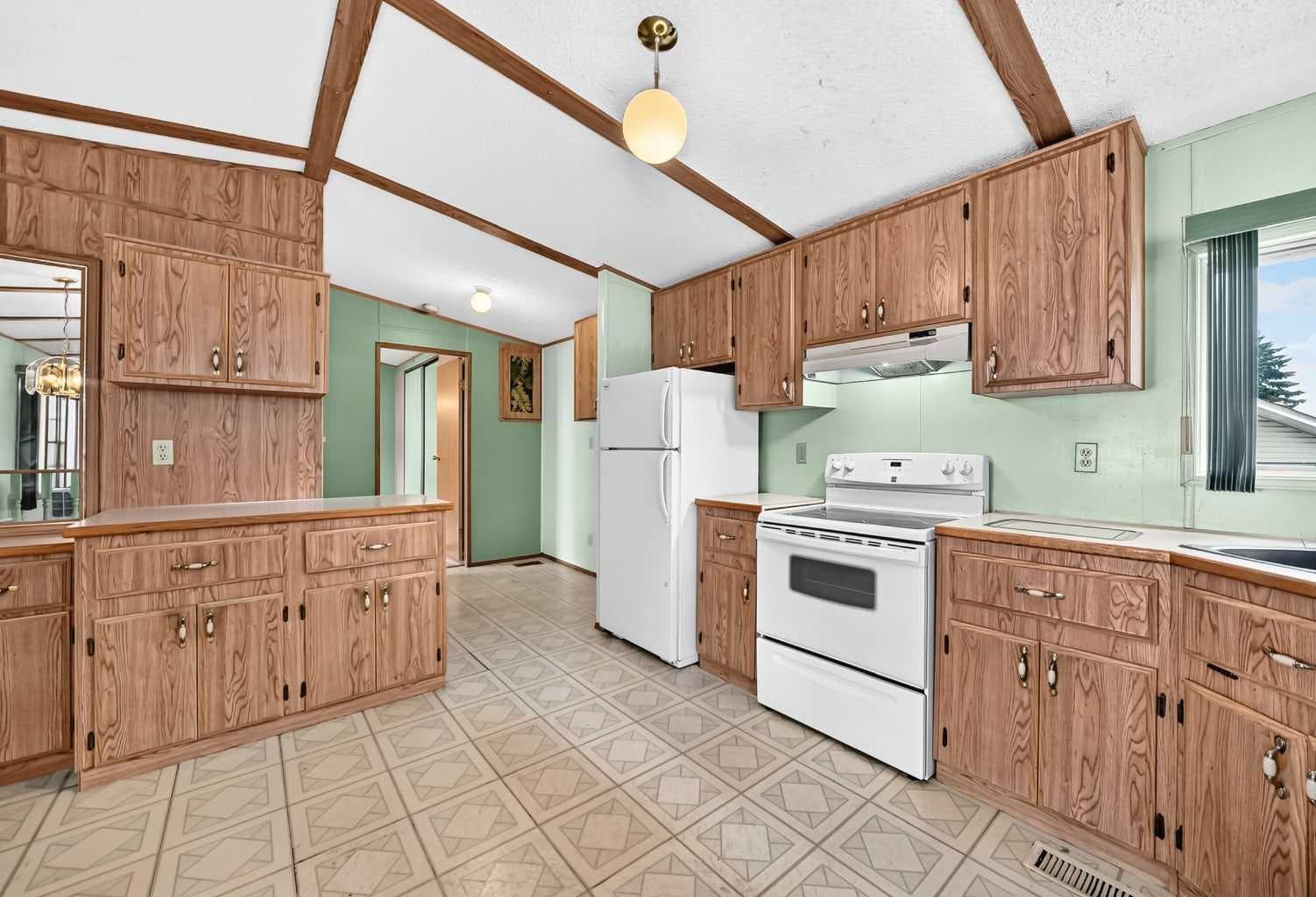 3218 Burroughs Manor NE — photo 5