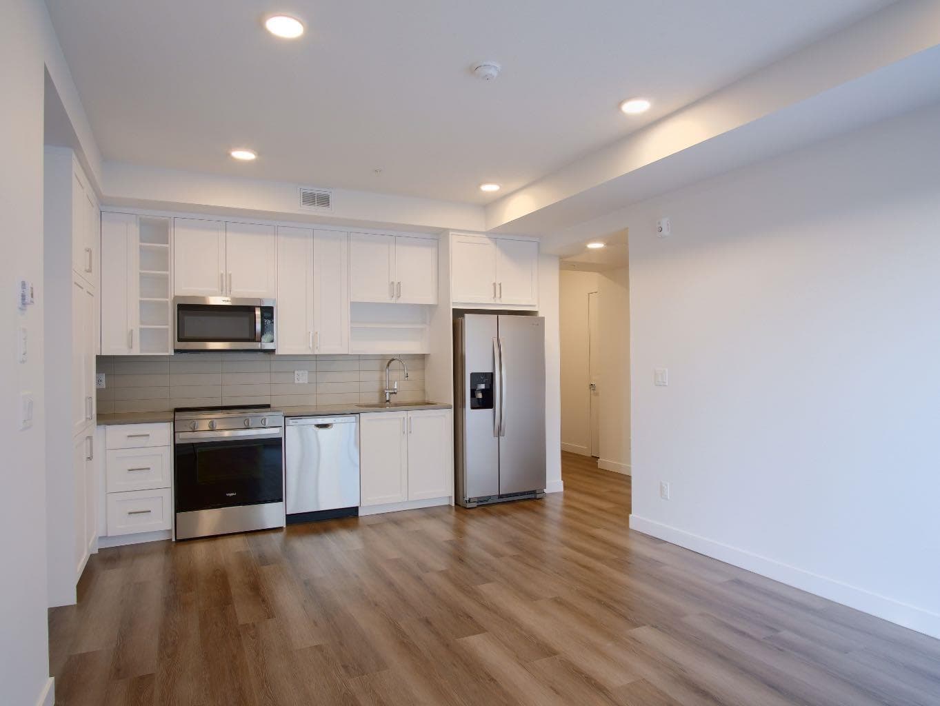 217, 3107 Warren Street — photo 2