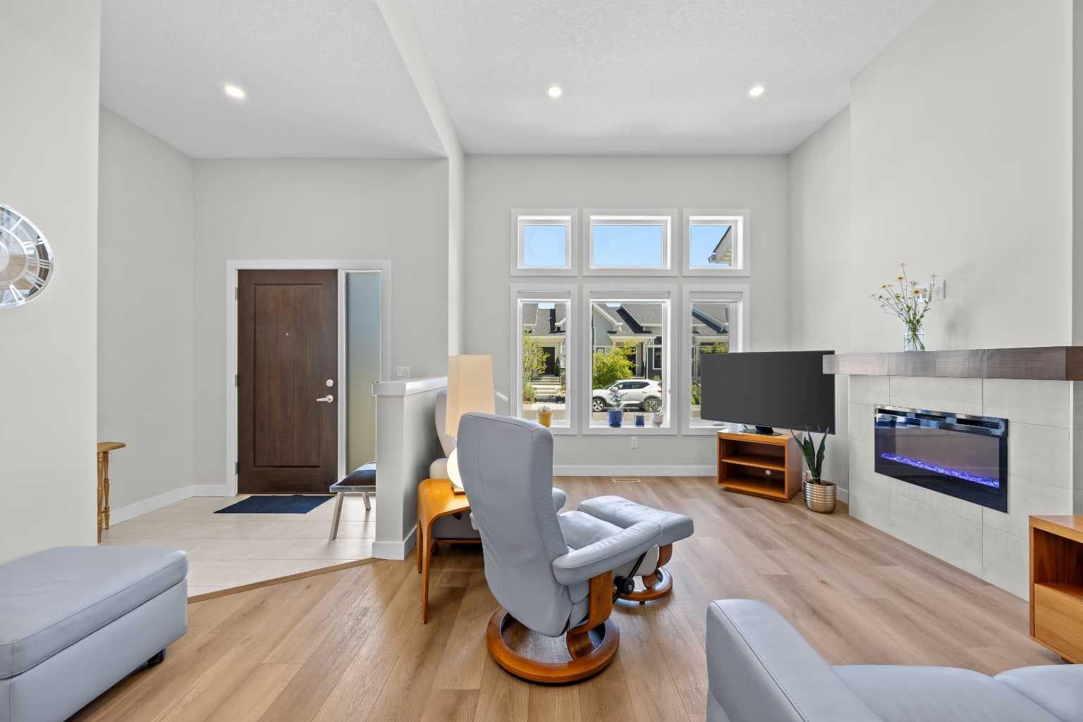 54 Iris Crescent — photo 5