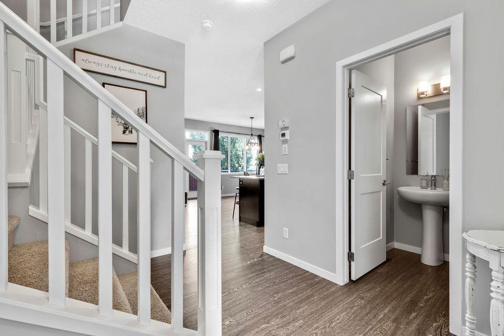 1714 Montgomery Gate SE — photo 2
