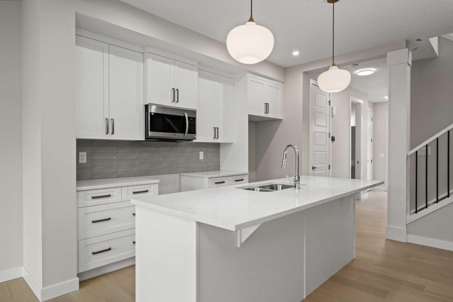 102 Sora Gardens SE — photo 3