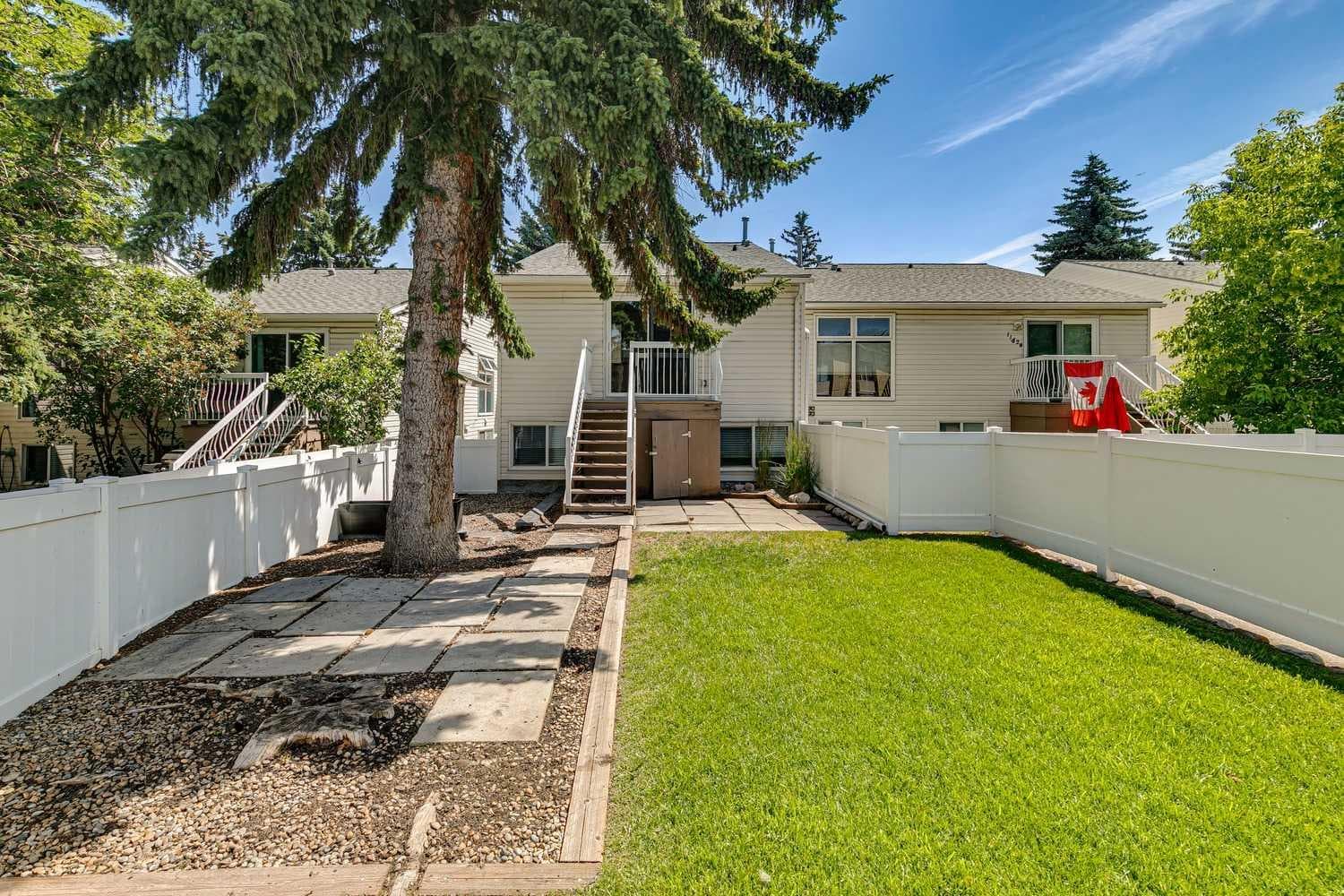 11424 8 Street SW — photo 1