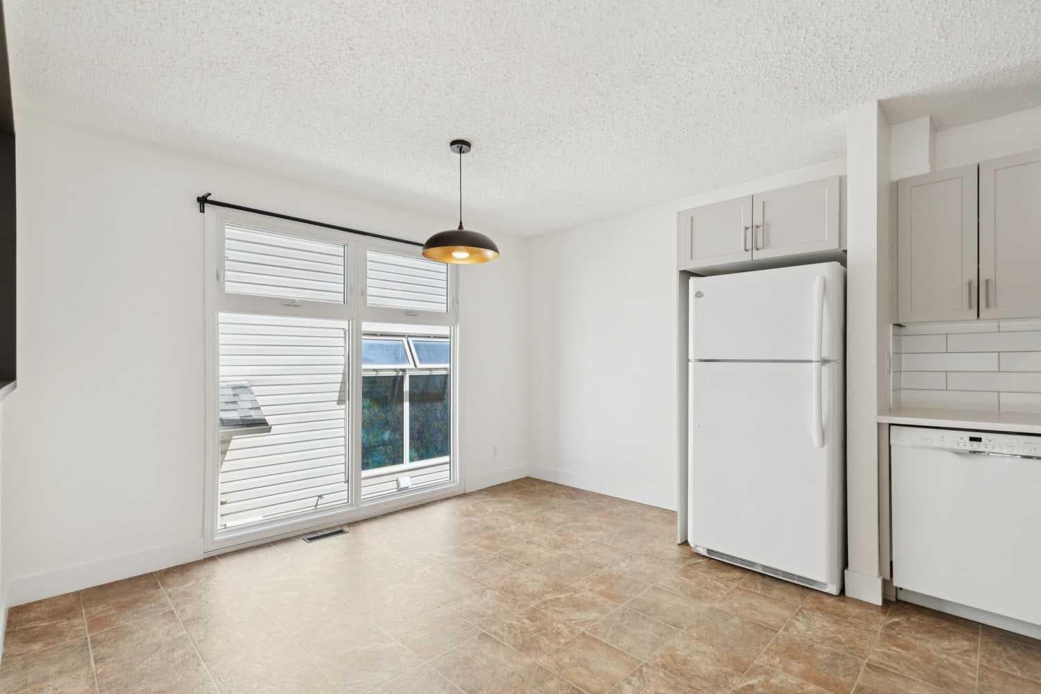 11424 8 Street SW — photo 4