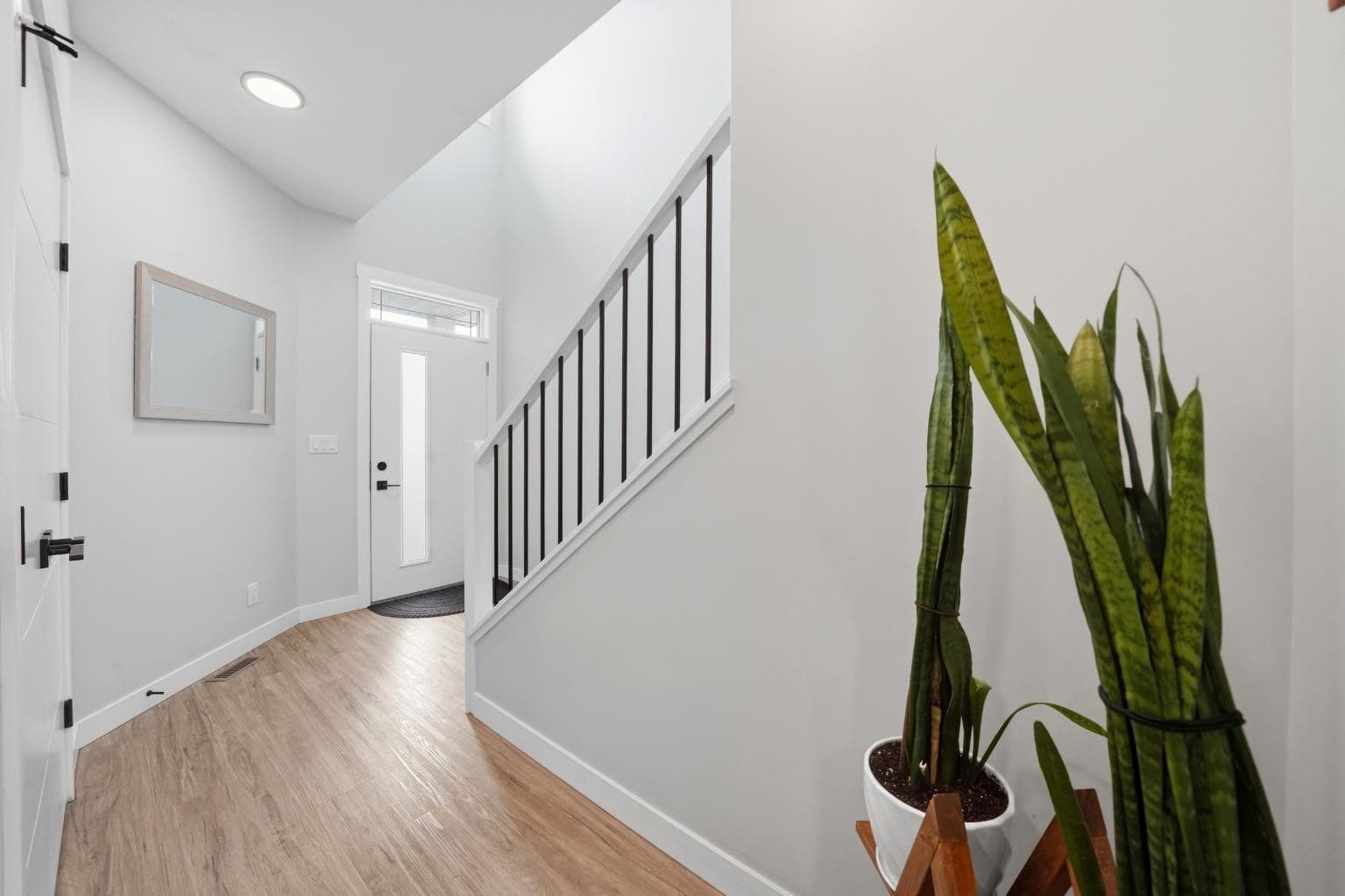 101 Longmire Close — photo 3