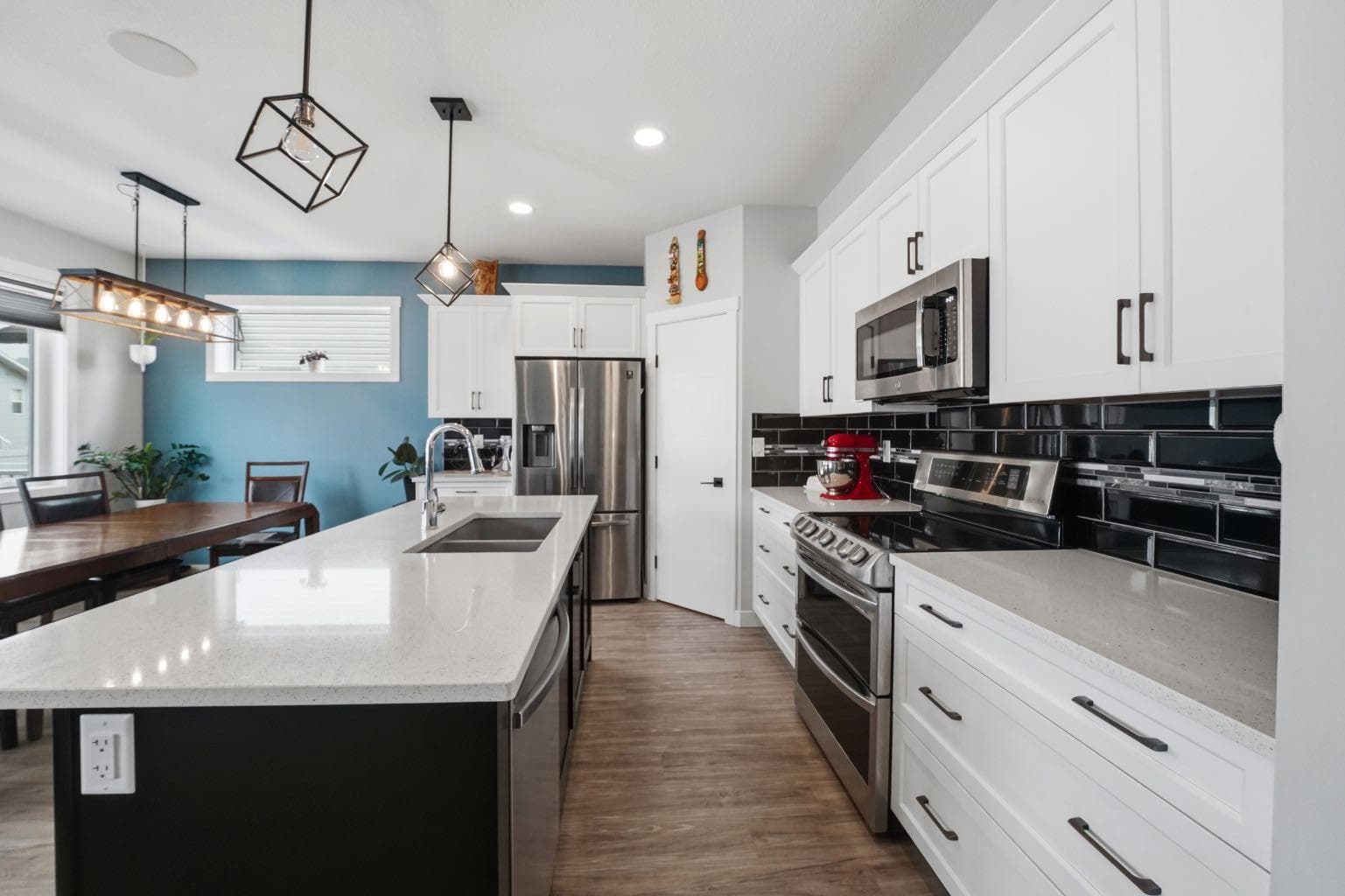 101 Longmire Close — photo 4