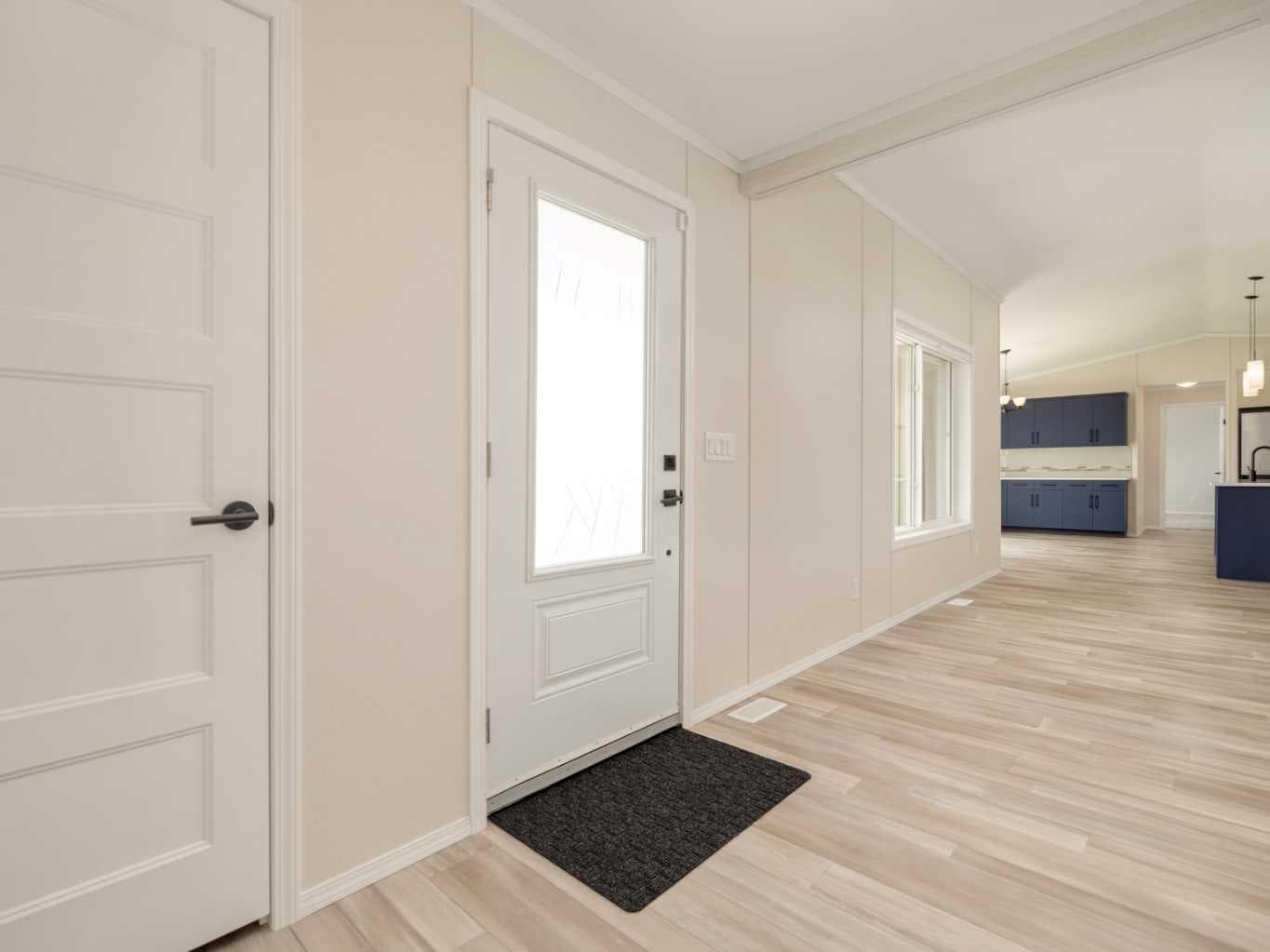 2037 Sunflower Crescent — photo 3