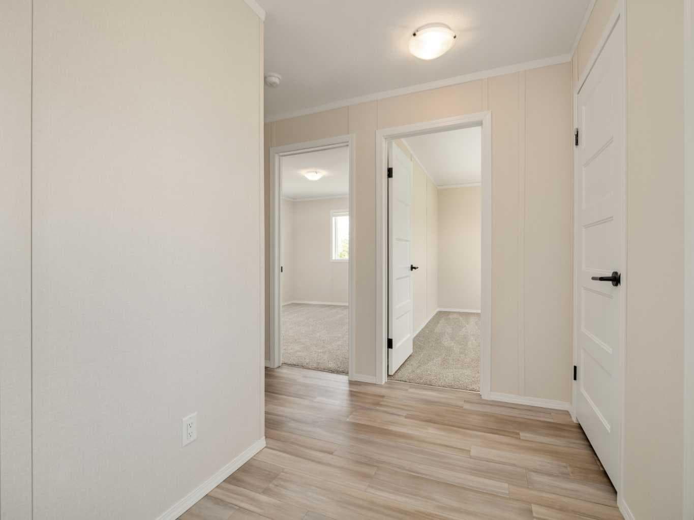 2037 Sunflower Crescent — photo 4