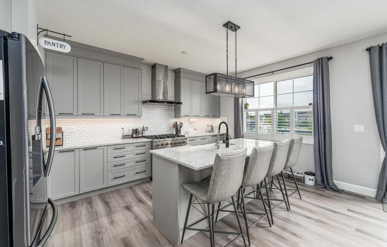 46 Yorkstone Way SW — photo 4