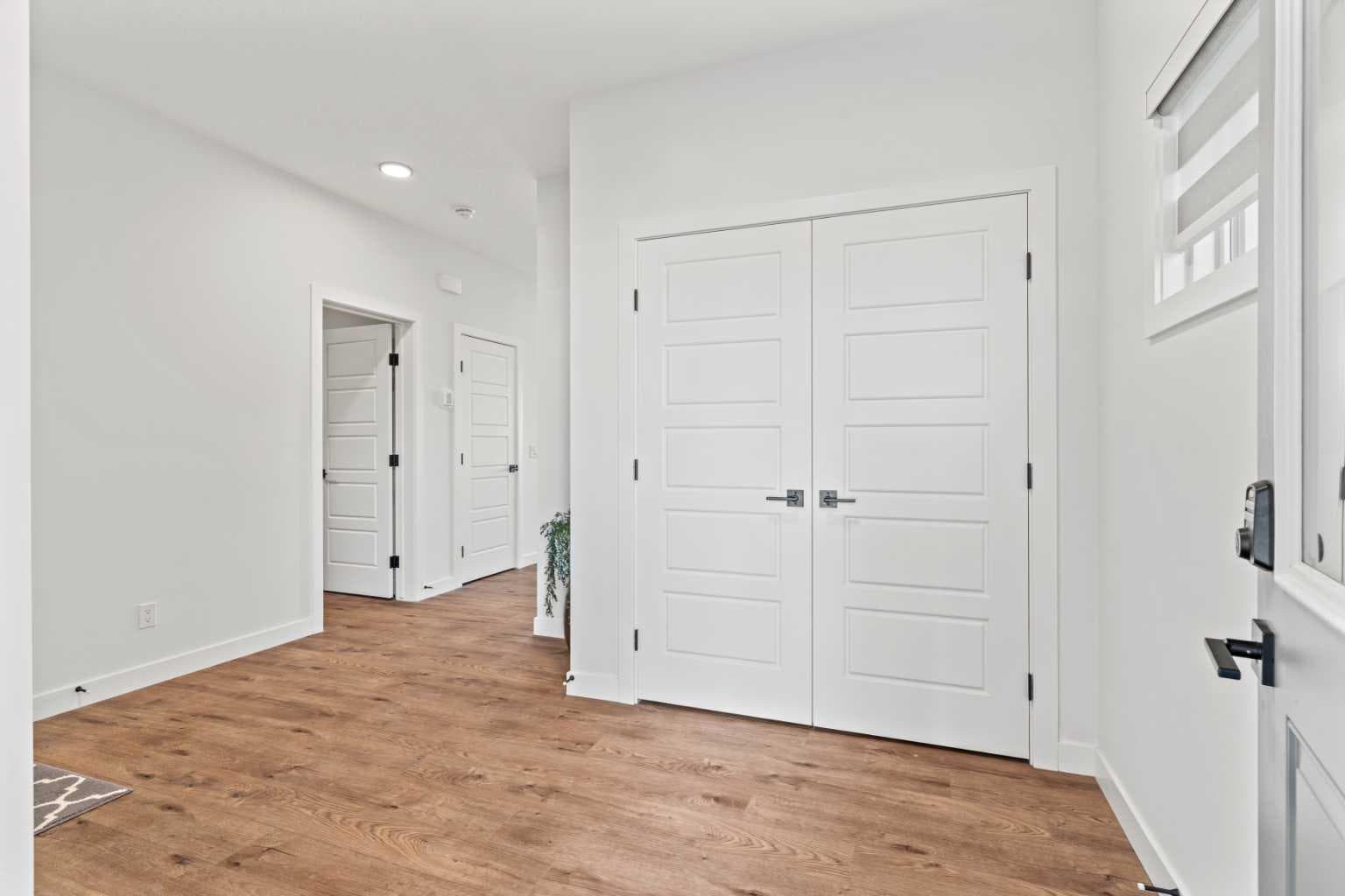 116 Ambleside Crescent NW — photo 3