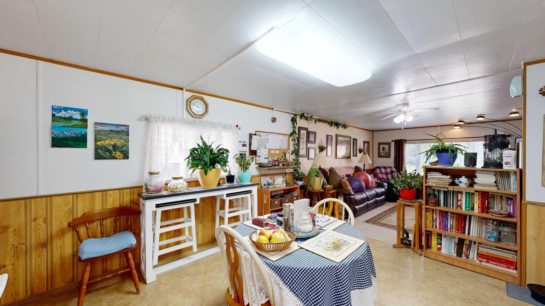 5910 Spruce Park Crescent — photo 4