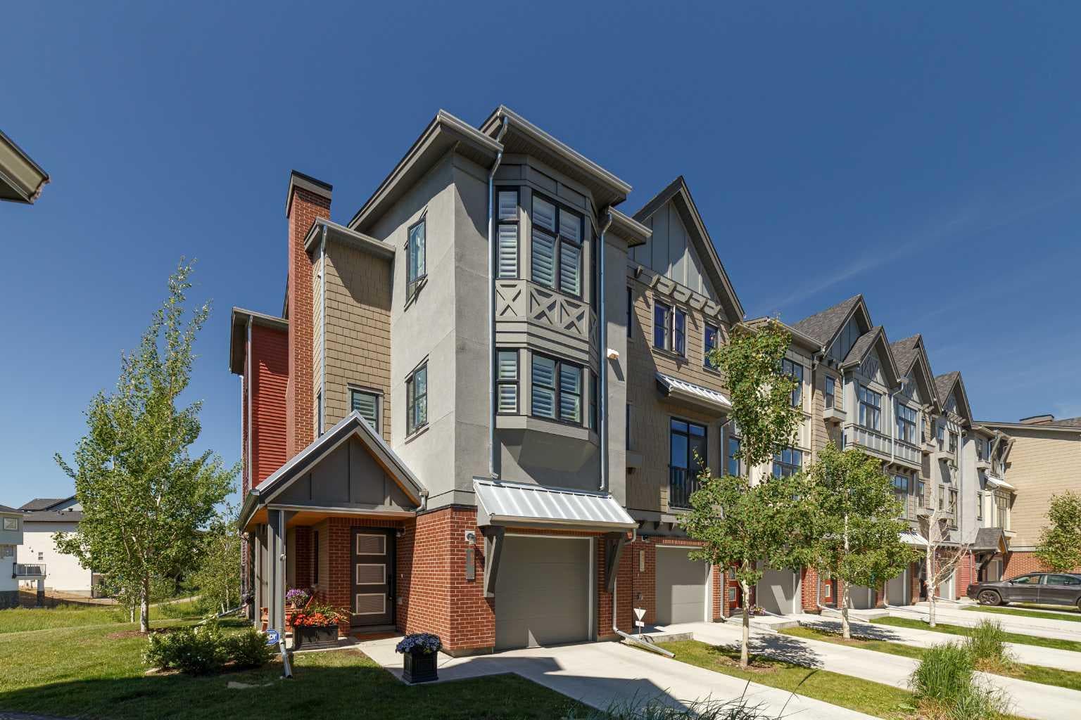 64 Spring Willow Close SW — photo 1