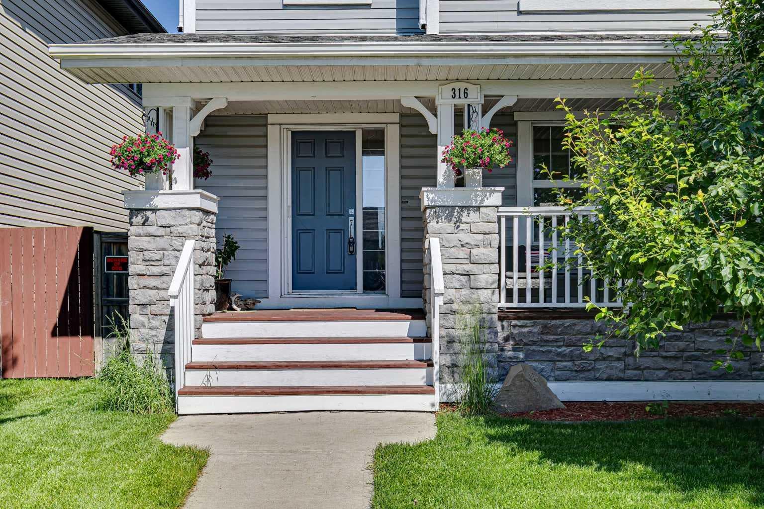 316 Prestwick Terrace SE — photo 2