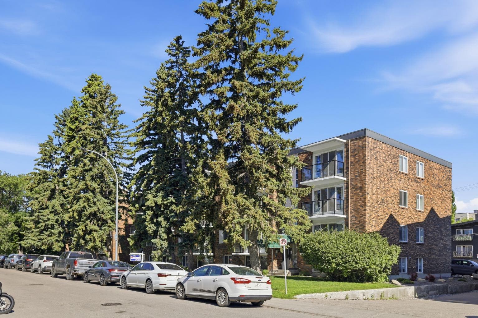 401, 110 24 Avenue SW — photo 3