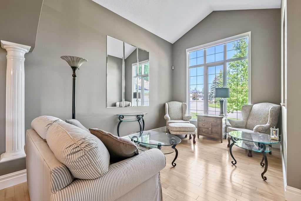 28 Citadel Green NW — photo 4