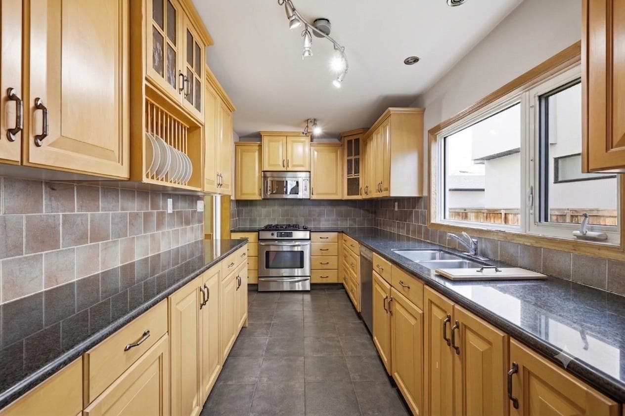 806 Radford Road NE — photo 4