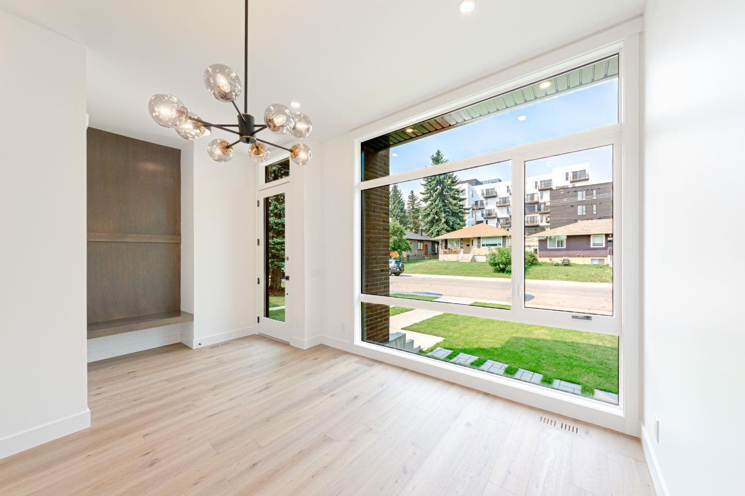 2028 36 Street SW — photo 3