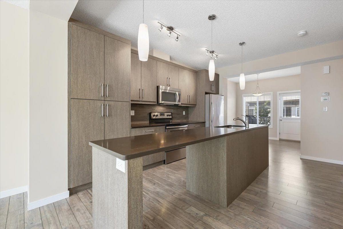 330 Marquis Lane SE — photo 5