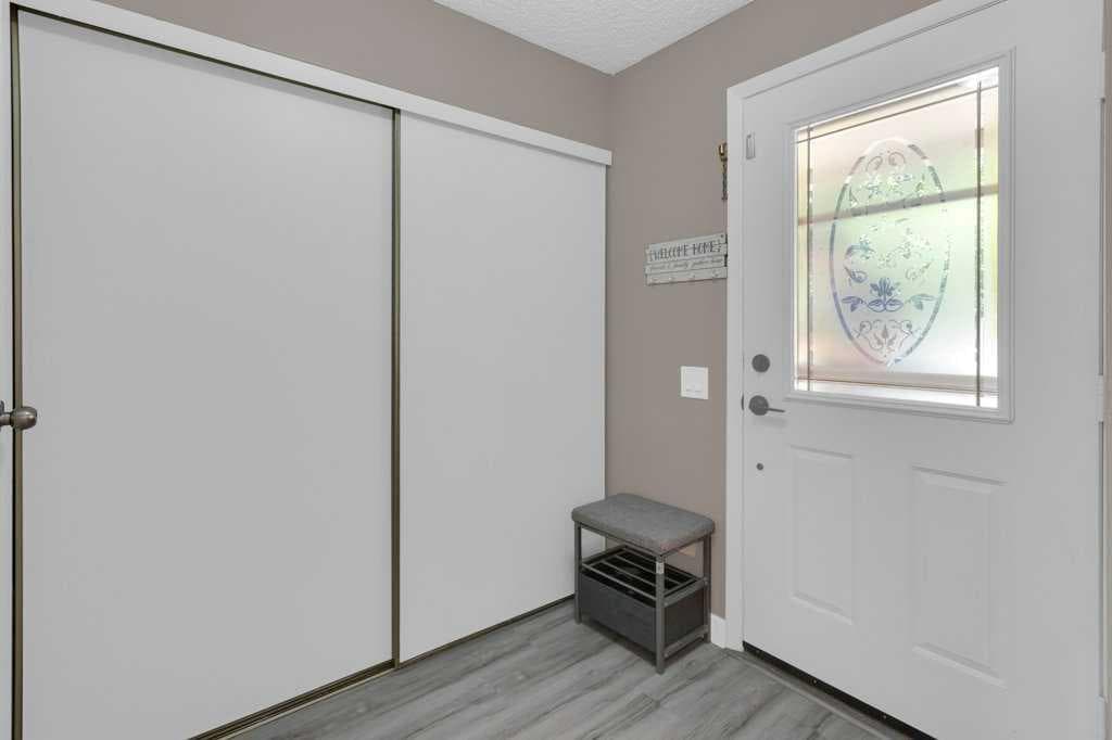 20 Midpark Gardens SE — photo 3