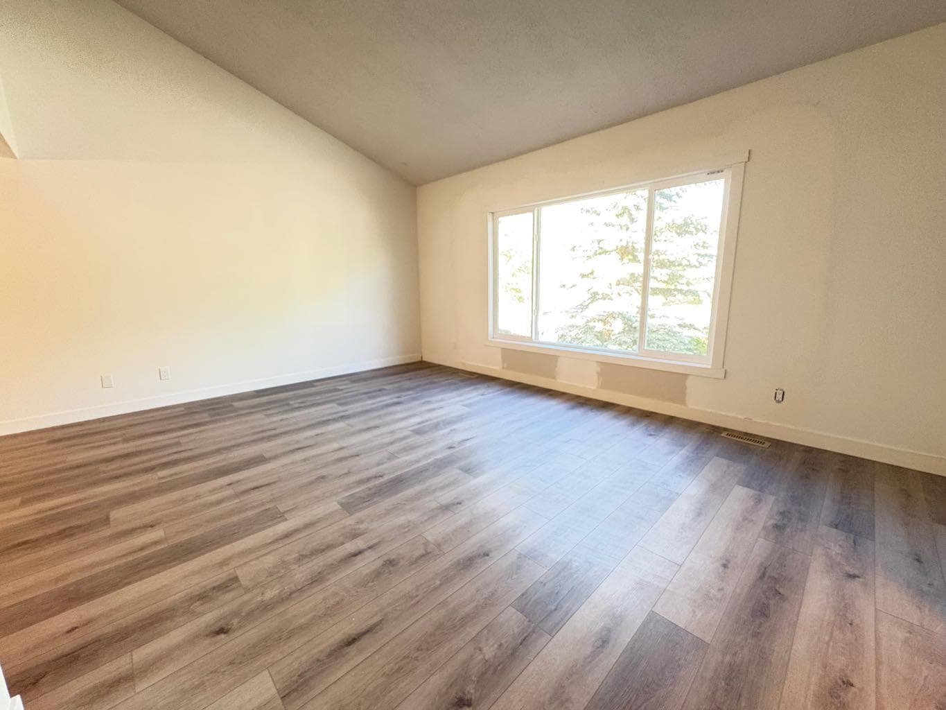 6879 Rundlehorn Drive NE — photo 5