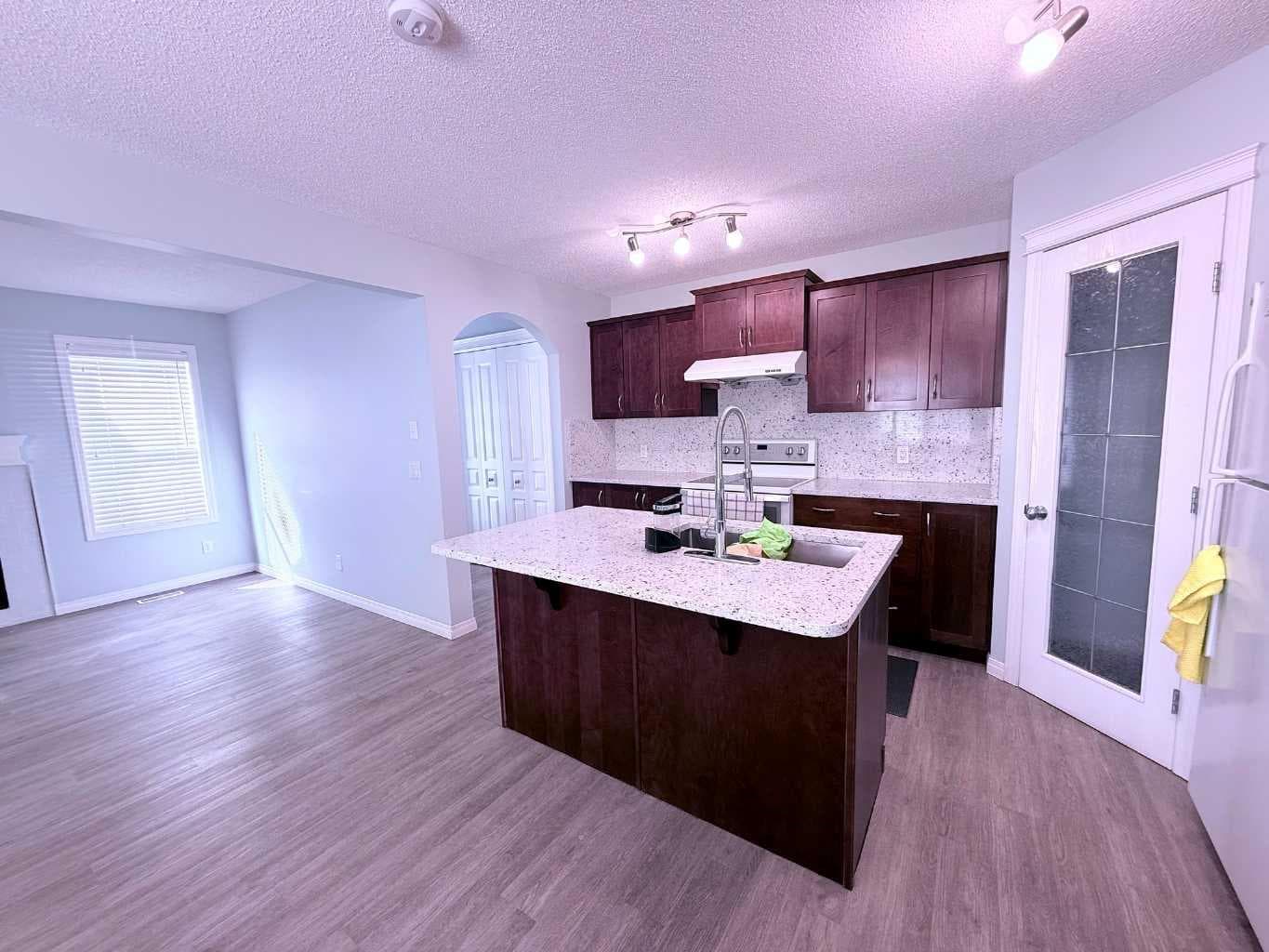 960 Taradale Dr — photo 3