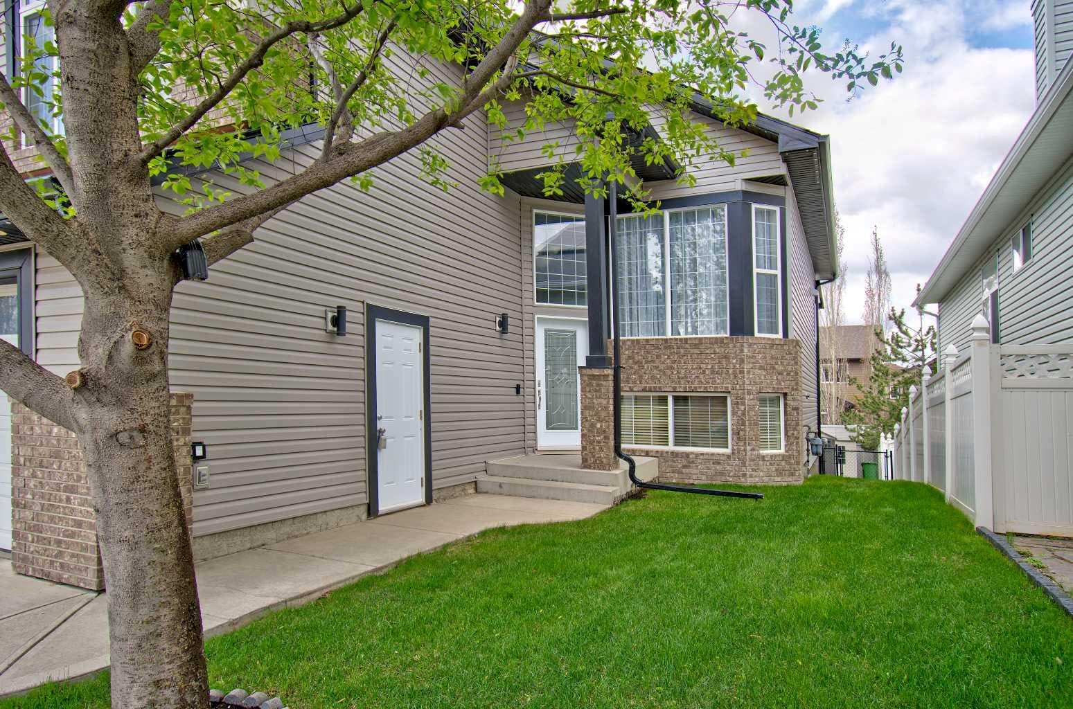 49 Thornfield Close SE — photo 4