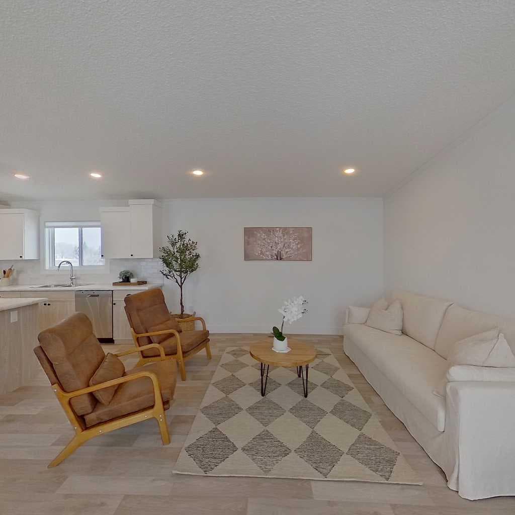 22 Tamarack Lane — photo 5