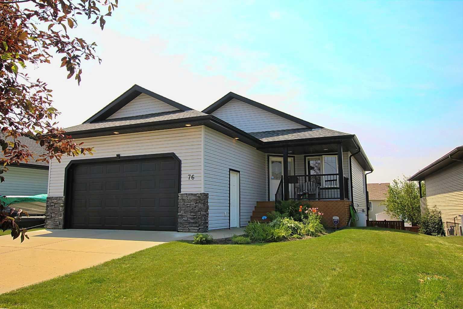 76 Lakeway Boulevard — photo 1