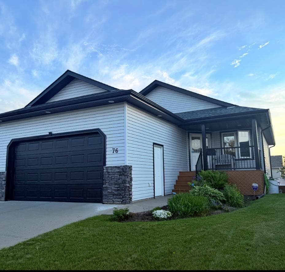 76 Lakeway Boulevard — photo 2