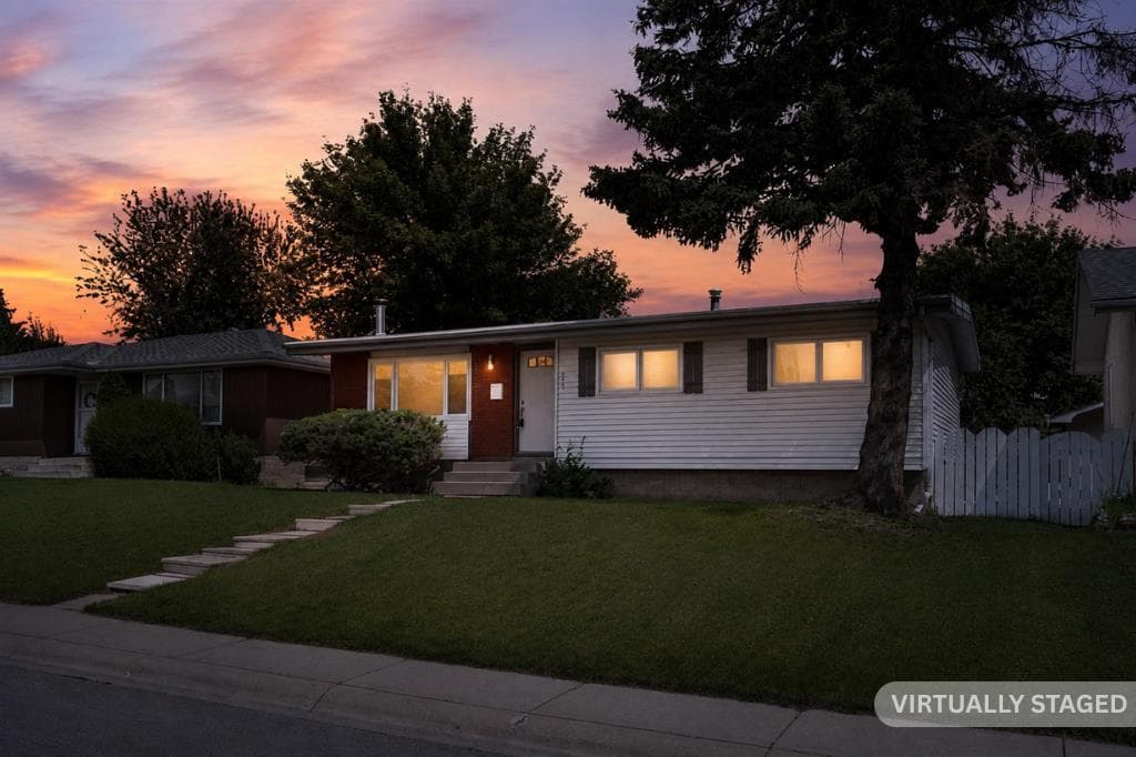 916 Mayland Drive NE — photo 1