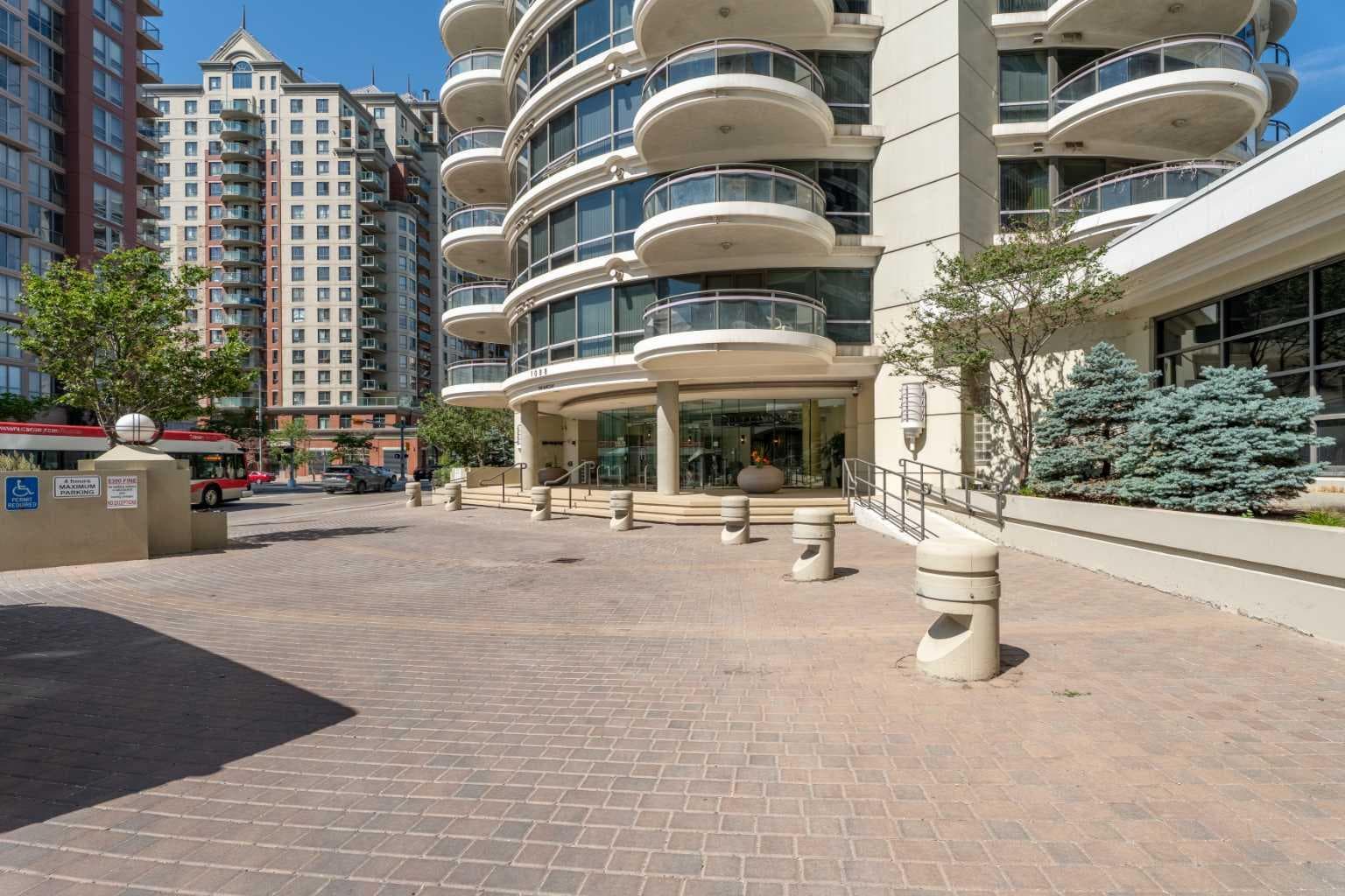 804, 1088 6 Avenue SW — photo 2