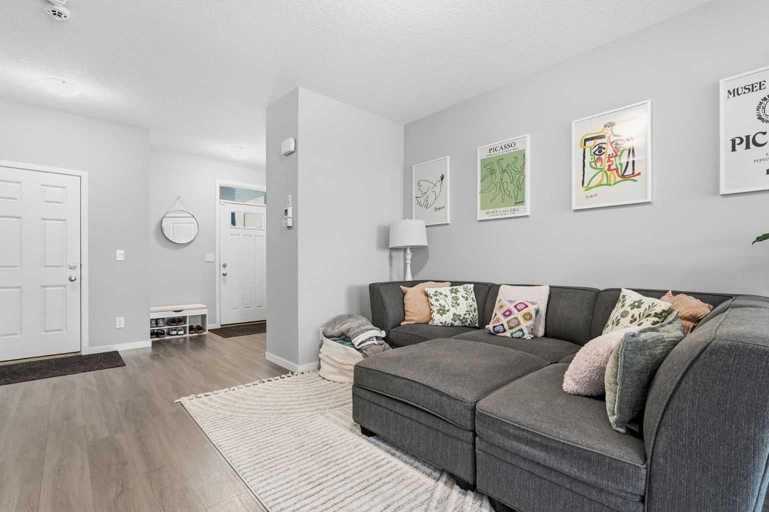 15 Cranbrook Terrace SE — photo 4