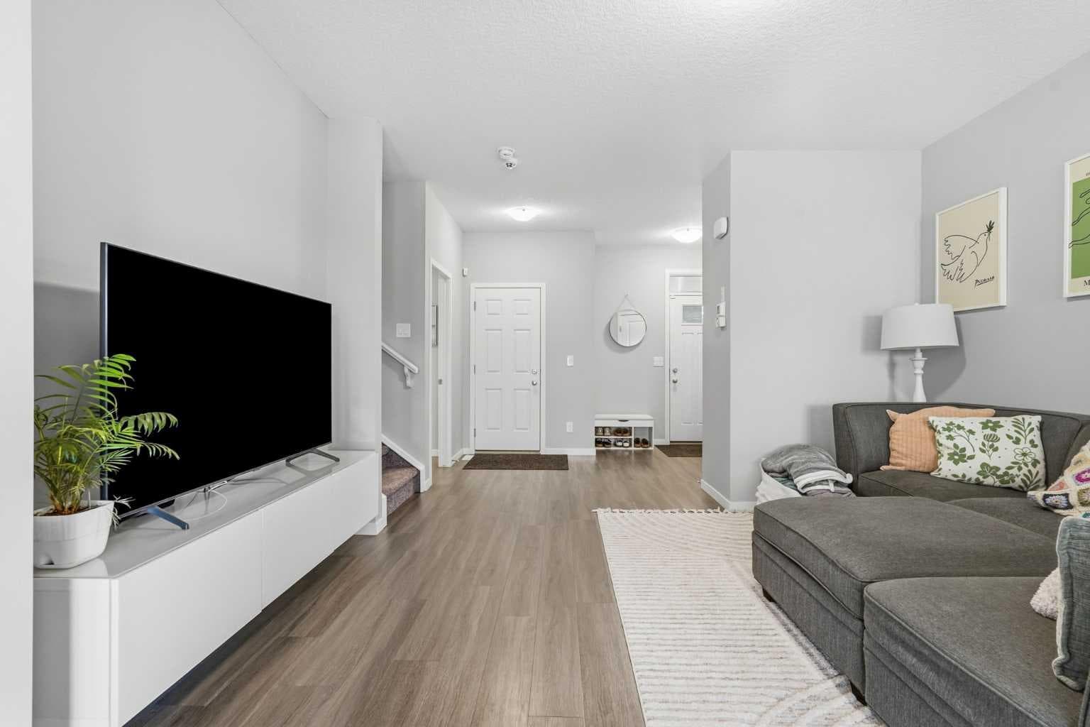 15 Cranbrook Terrace SE — photo 5