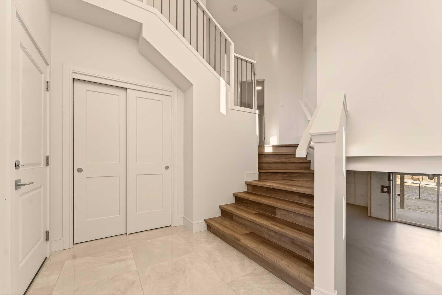 3121 44 Street S — photo 3