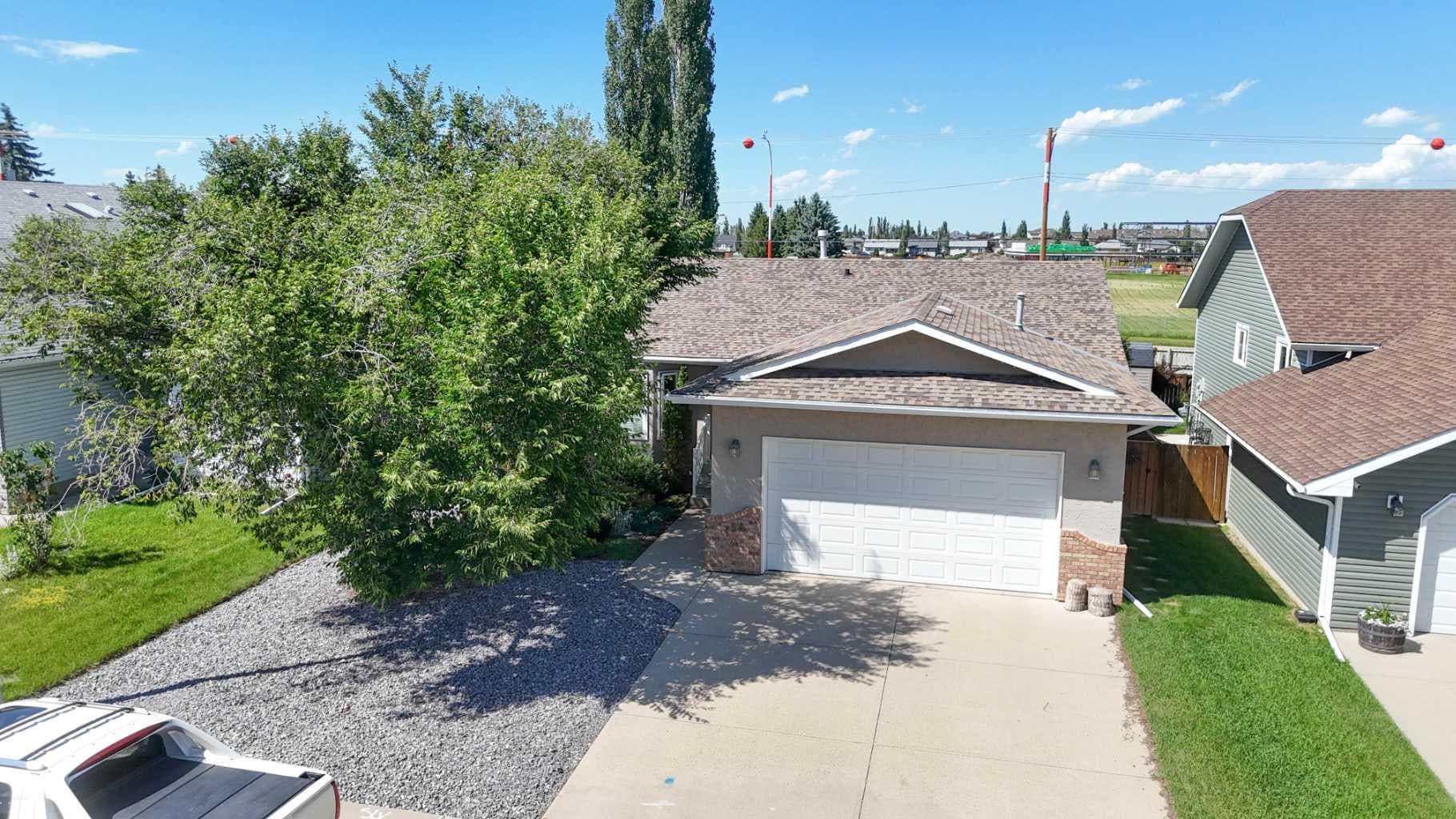 254 Maple Grove Crescent — photo 2