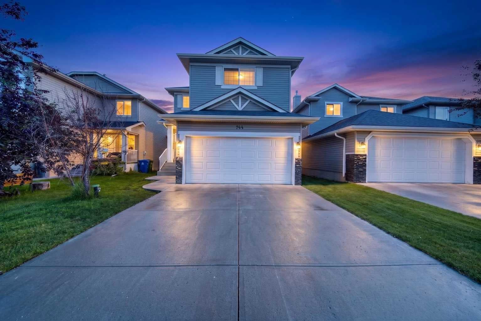744 Luxstone Landing SW — photo 1