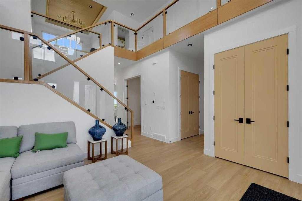 230 Royal Birch View NW — photo 2