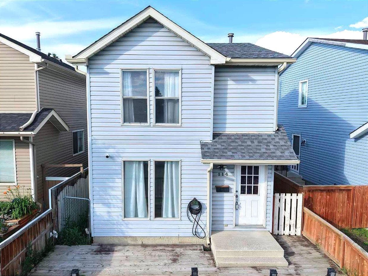 114 Castledale Way NE — photo 1